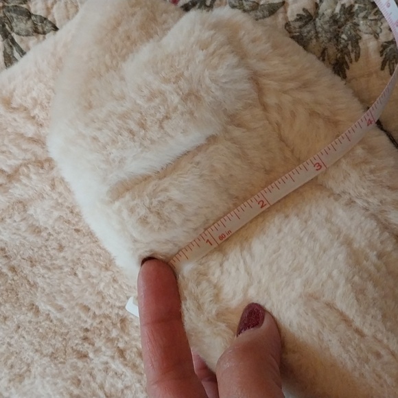 Lauren Conrad large crossbody/clutch. NWOT Off white color. - Picture 13 of 16